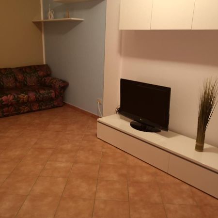 Апартаменты Andrea'S House Карбония Экстерьер фото