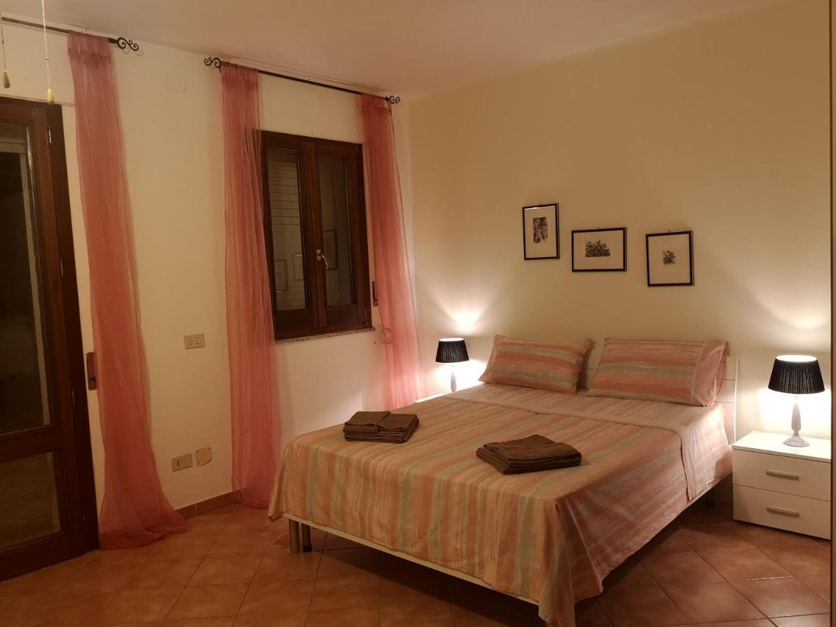 Апартаменты Andrea'S House Карбония Экстерьер фото